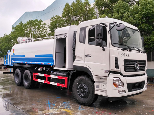 東風(fēng)天龍16立方綠化噴灑車裝50米噴霧炮