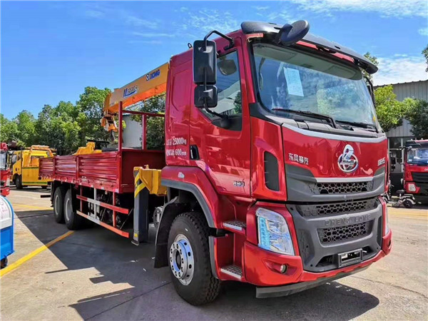 柳汽乘龍后八輪隨車吊-10噸/12噸隨車吊